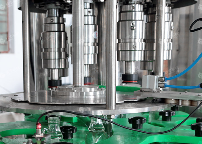 三合一白酒灌裝機 三合一白酒灌裝機